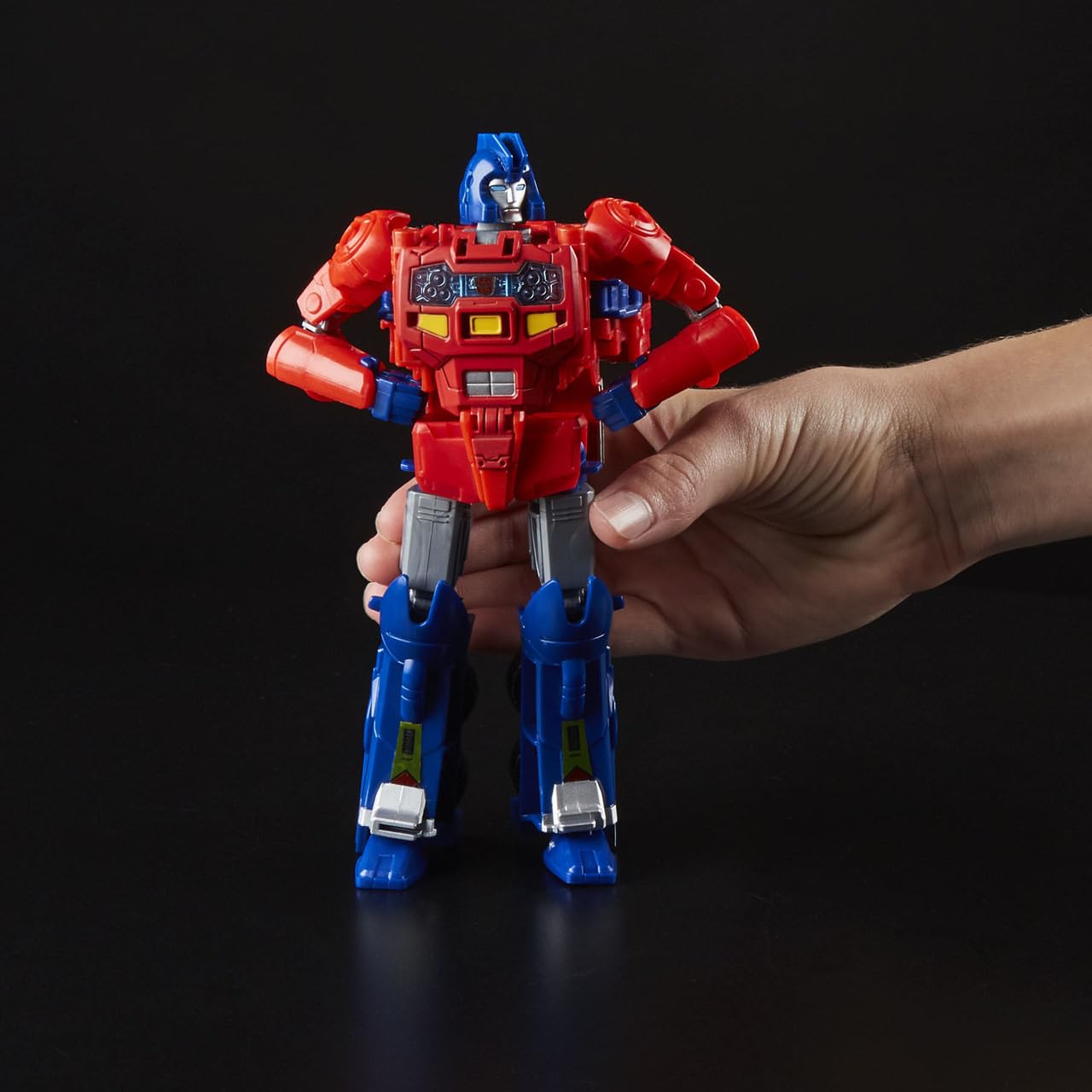 Hasbro E0601 Transformers Generations Power of The Primes Leader Evolution Optimus Prime