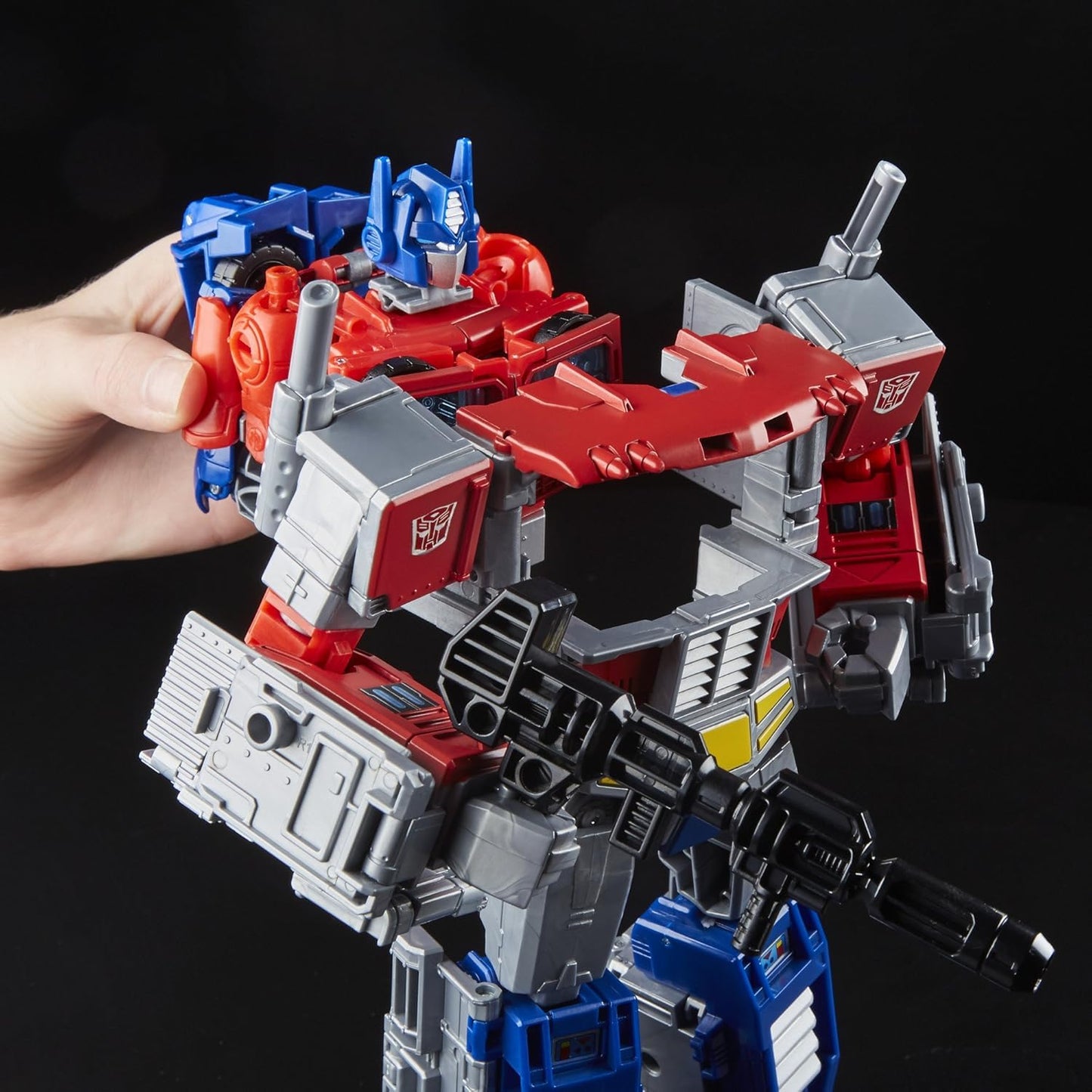 Hasbro E0601 Transformers Generations Power of The Primes Leader Evolution Optimus Prime
