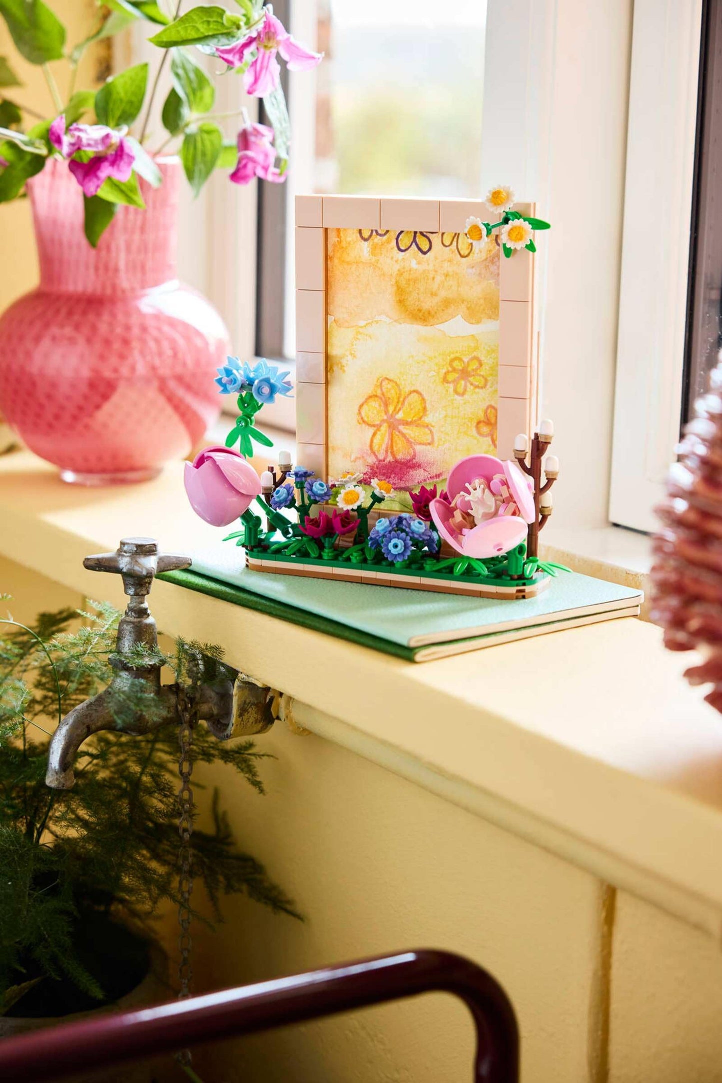 LEGO Floral Picture Frame Botanicals 40916, Building Block Toy, Plastic, for Adults, Includes Instruction Manual
