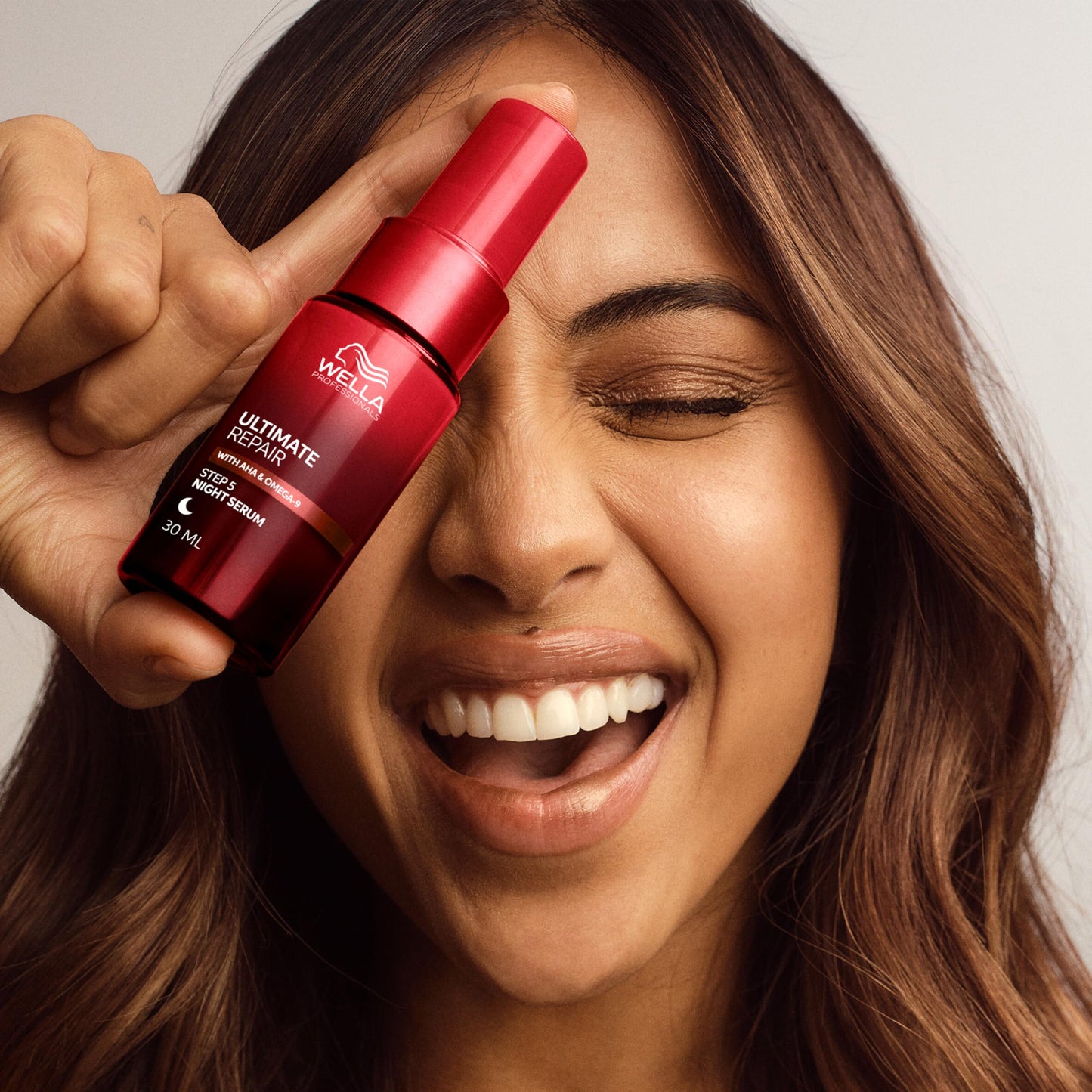 Wella Professionals Ultimate Repair Night Hair Serum – Lightweight Leave-in Treatment for Dry Damaged Hair – Repair Treatment & Frizz Control (30ml)